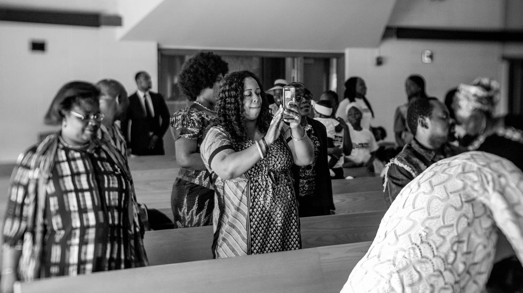 The GOC congregation worshipping together